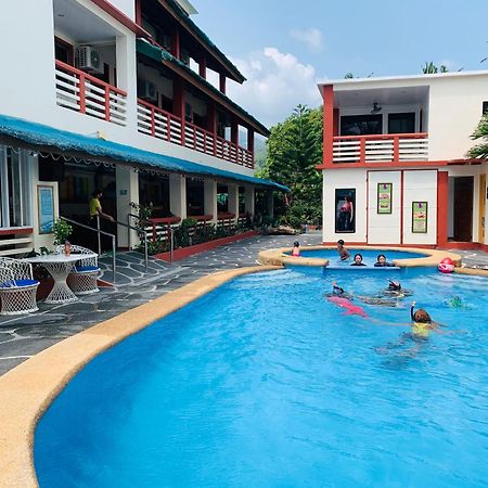 Badladz Staycation Condos Пуерто-Галера Екстер'єр фото